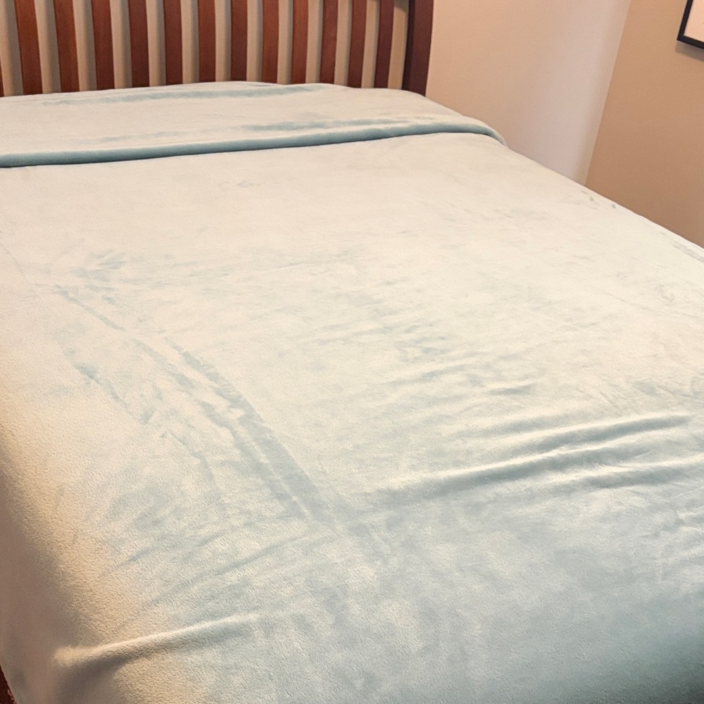 Modern Southern Home Velour Blanket Queen